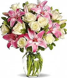 White and pink roses and lilies